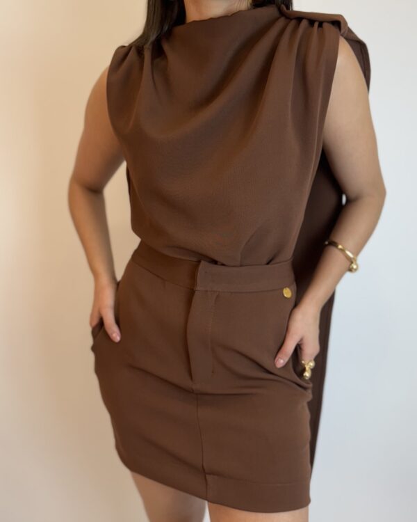 blusa detalhe ombro faixa